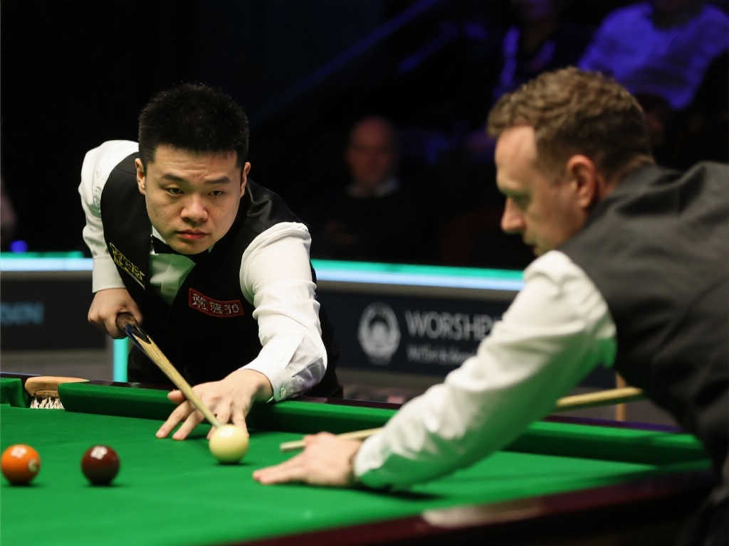 露出了一些 露出了一些